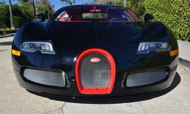 A la venta el único Bugatti Veyron Grand Sport rojo y negro 1