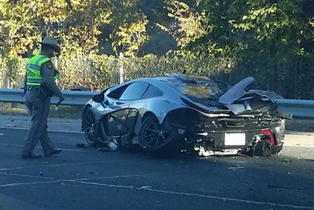 Destrozan un McLaren P1 en Dallas, Estados Unidos 1