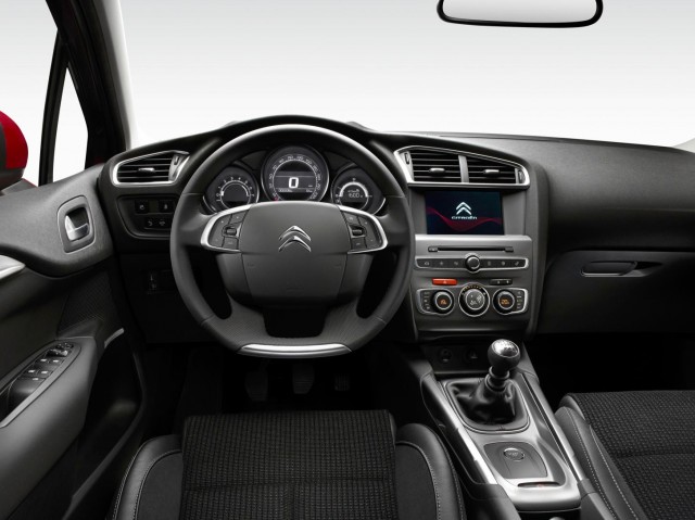 Citroën C4 2015, ahora con mayor equipamiento 1