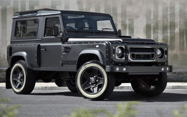 Kahn Design nos muestra la primera imagen de su Land Rover Defender Flying Huntsman 1