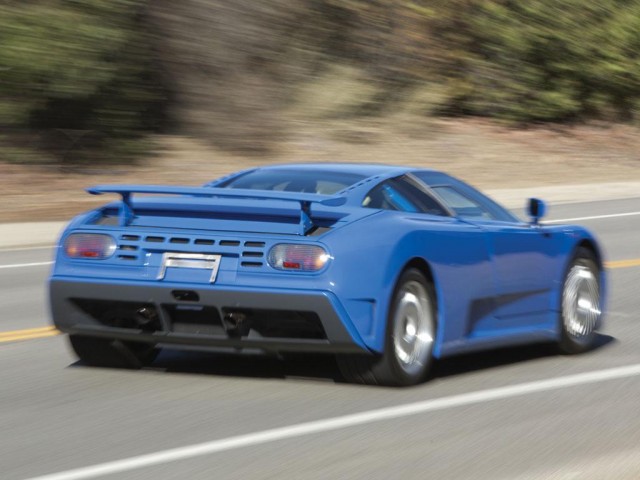 A subasta un Bugati EB110 GT 1