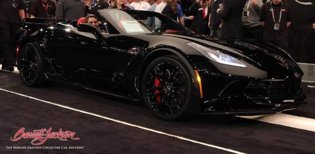 Subastan el primer Chevrolet Corvette Z06 Convertible por 800.000 dólares 1