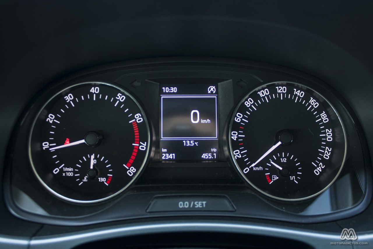 Prueba: Skoda Fabia 1.0 MPI 75 CV (diseño, habitáculo, mecánica) 10
