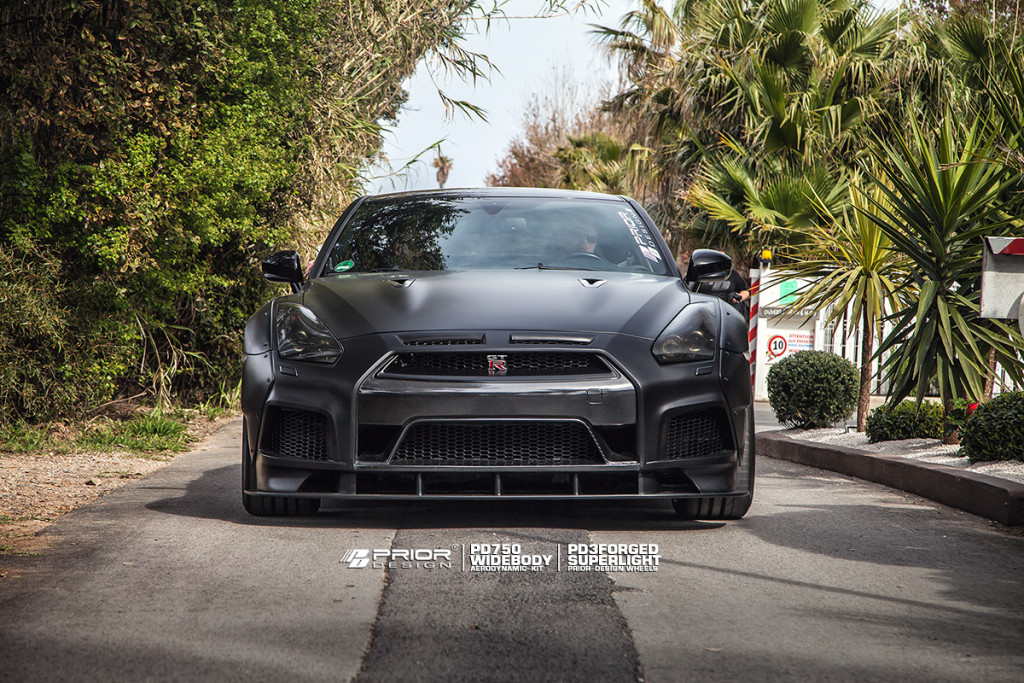 Prior Design presenta su Nissan GT-R: Una mirada más agresiva y un extra de potencia 2