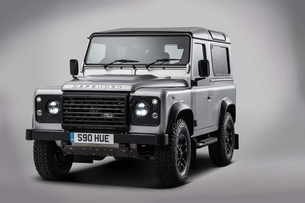 Land Rover Defender 2.000.000: Construido a mano por un grupo de famosos 1