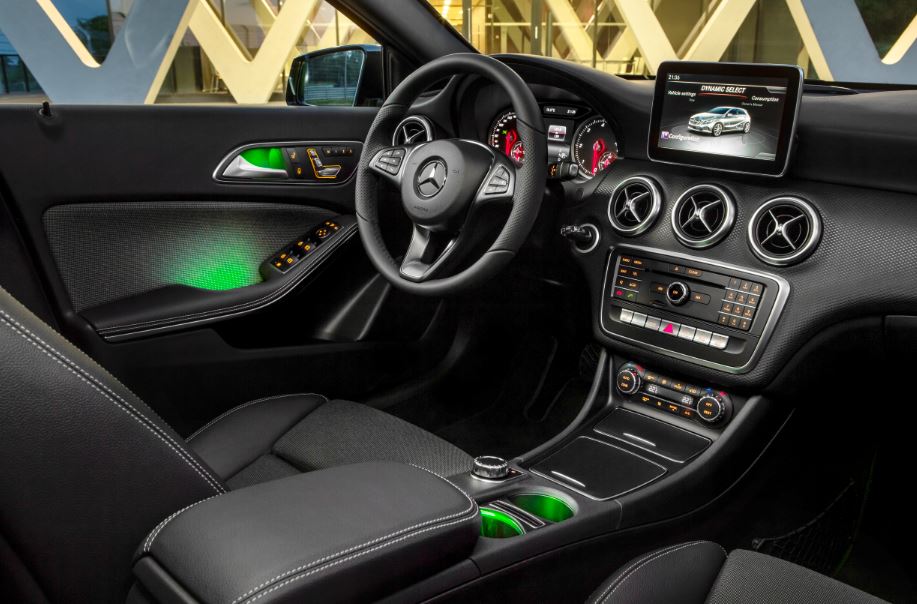 Mercedes introduce el Clase A 2016: El compacto premium actualiza su estética 2