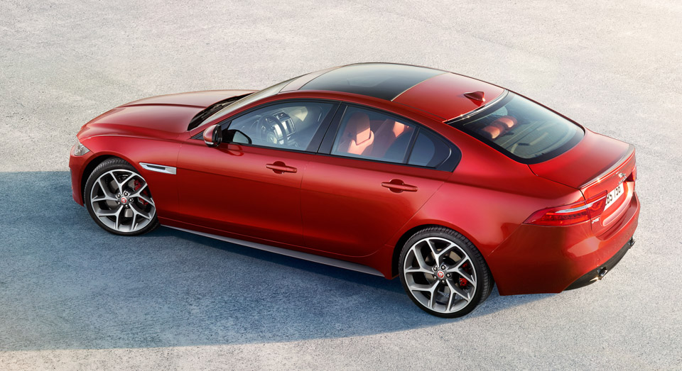 El Jaguar XE recibe tracción total AWD: Las condiciones climatológicas ya no son un problema 2