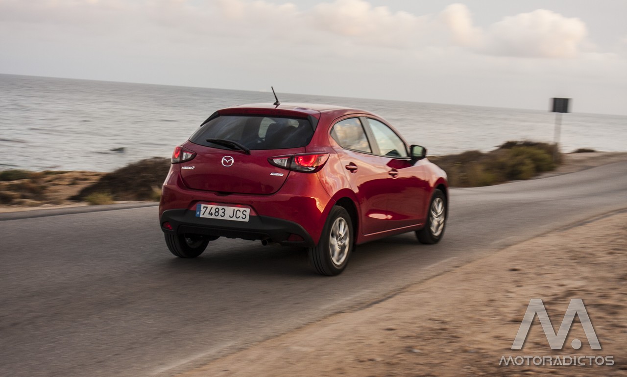 Prueba mazda 2 skyactiv g 75 cv style equipamiento comportamiento conclusion 01