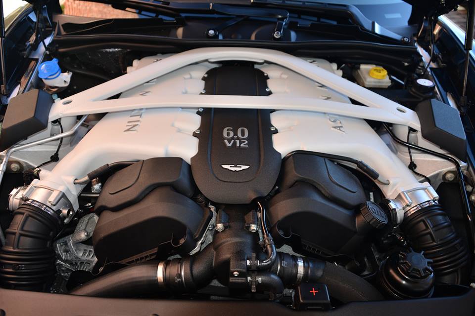 aston-martin-vanquish-carbon-edition-10.jpg