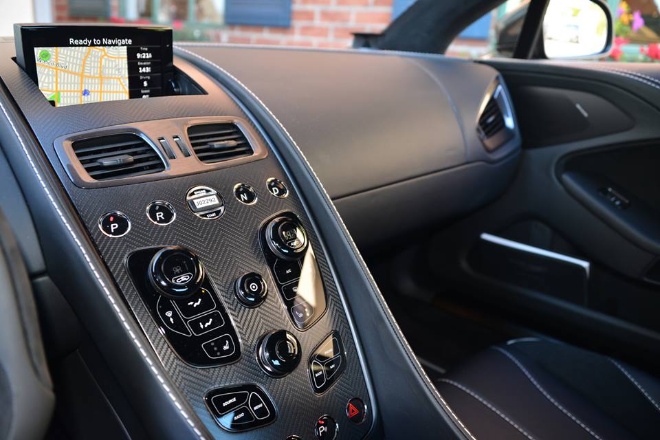 aston-martin-vanquish-carbon-edition-11.jpg