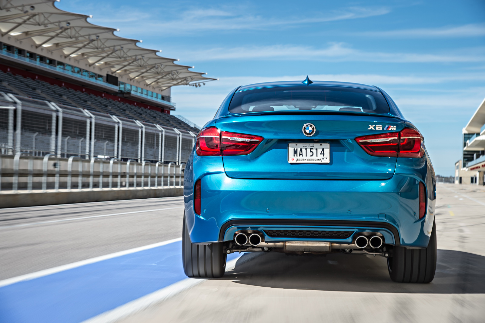 2015-BMW-X6M-45