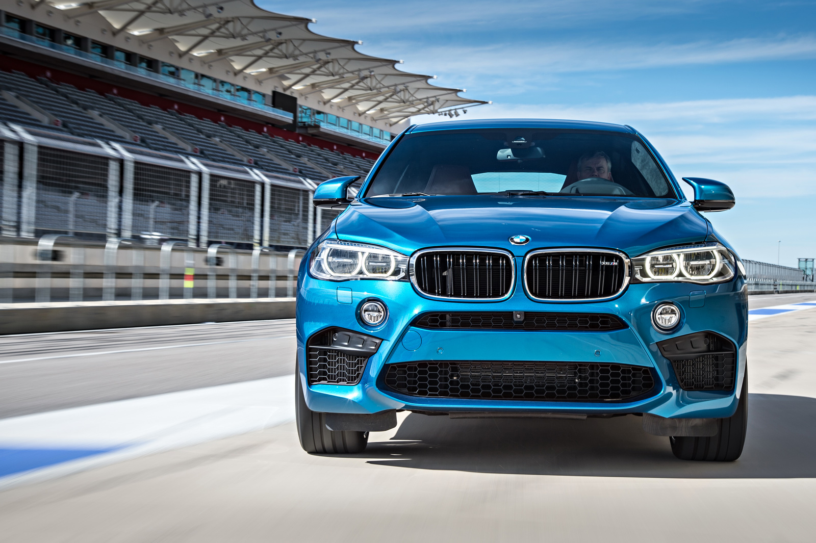 2015-BMW-X6M-48