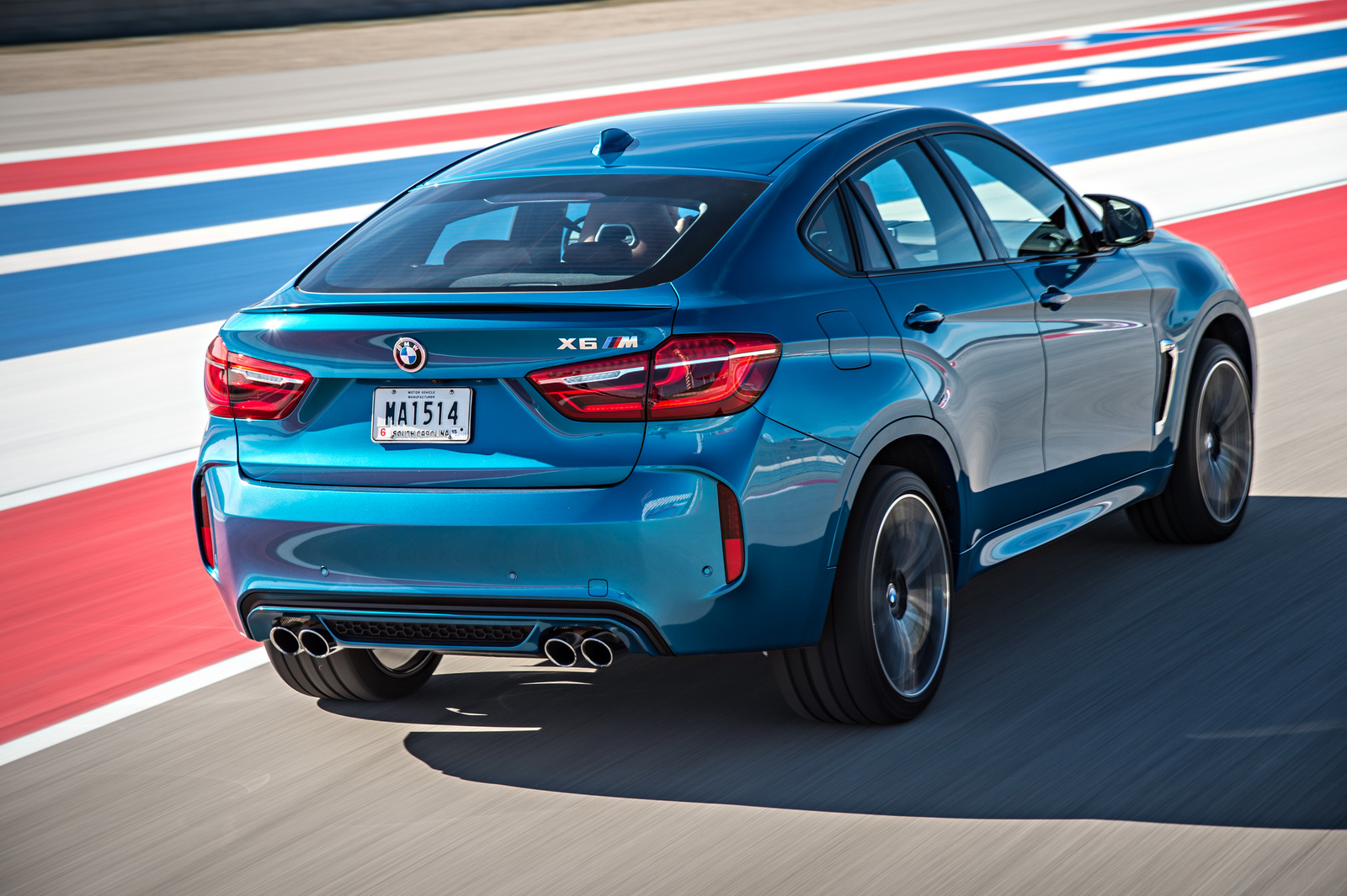 2015-BMW-X6M-53
