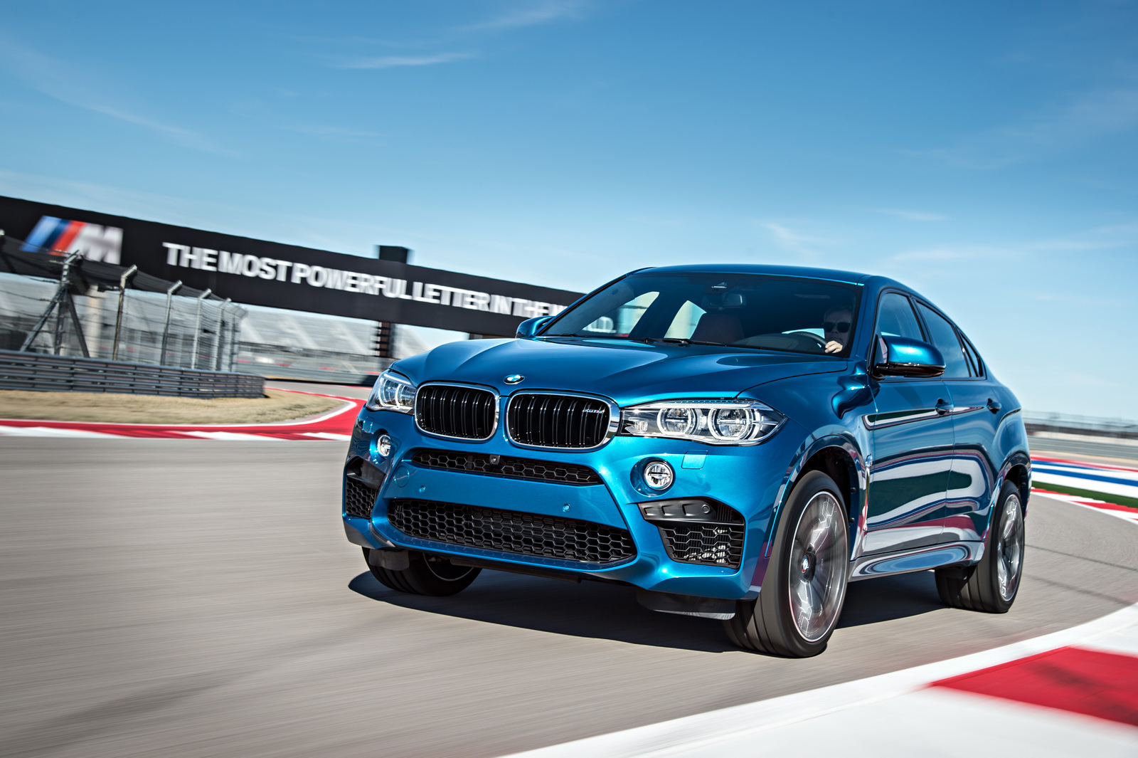 2015-BMW-X6M-56