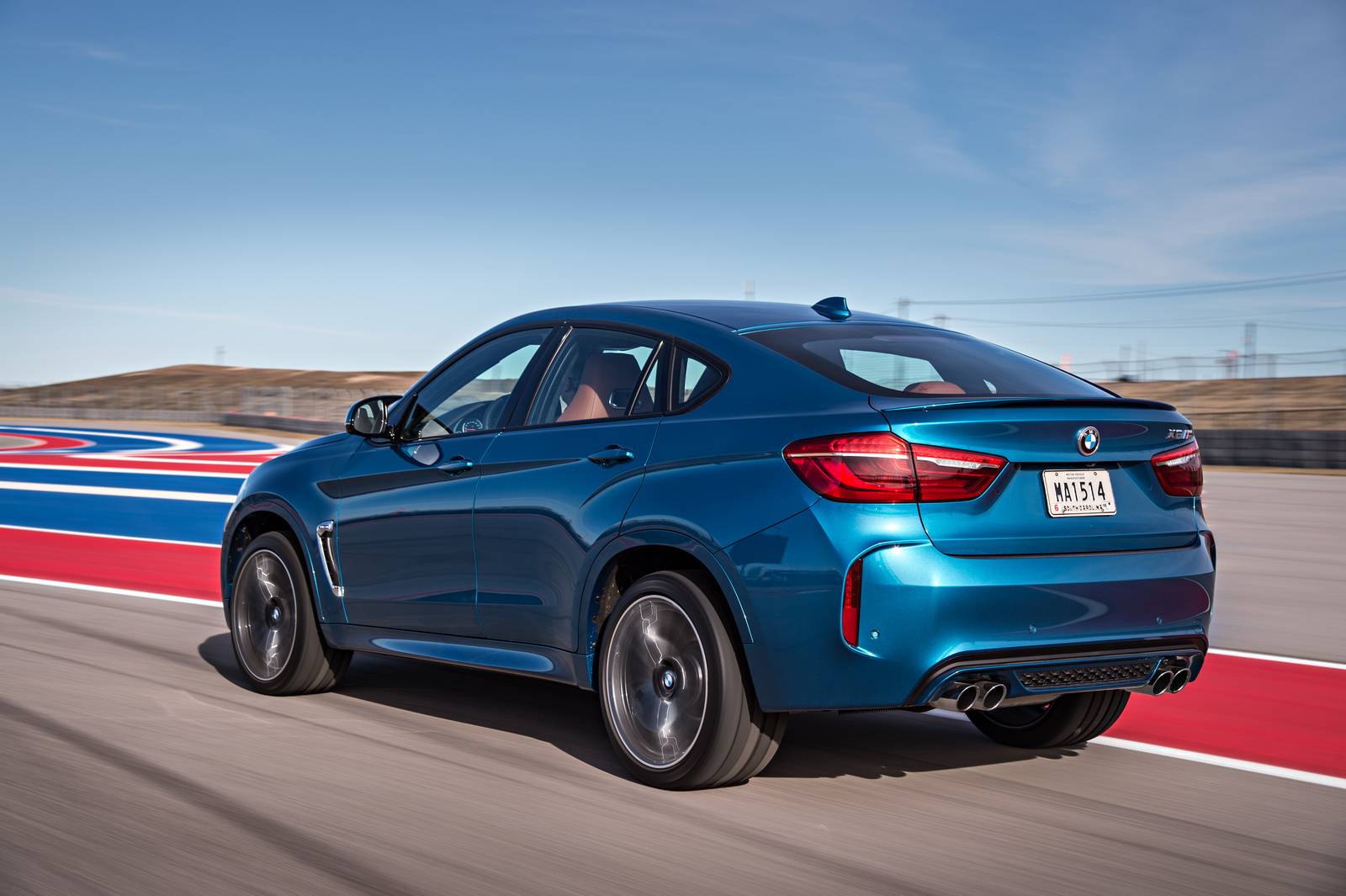 2015-BMW-X6M-65