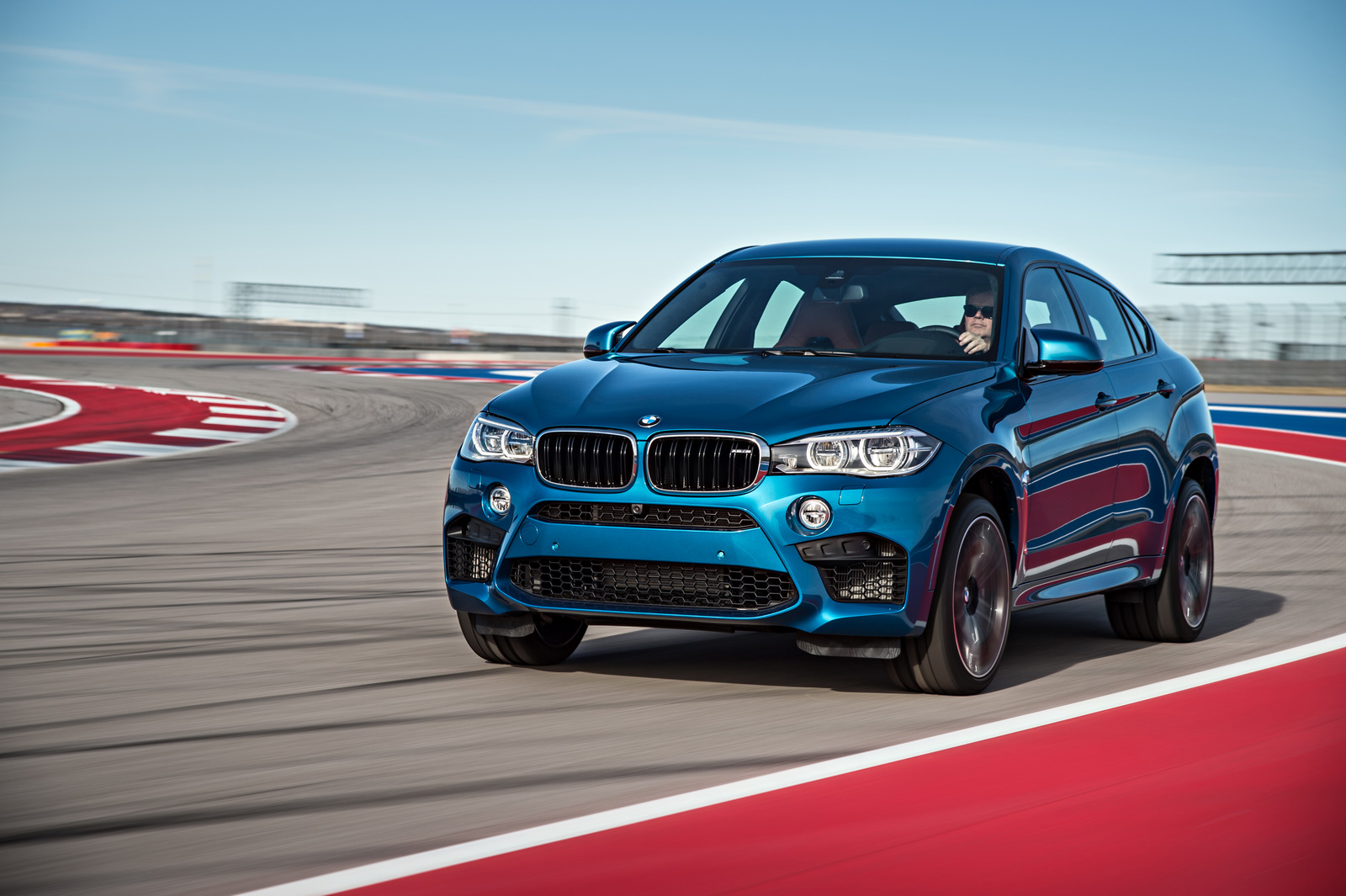 2015-BMW-X6M-66