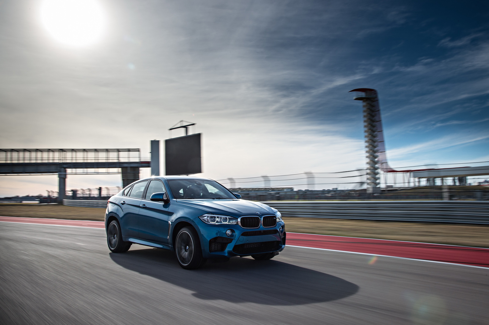 2015-BMW-X6M-69