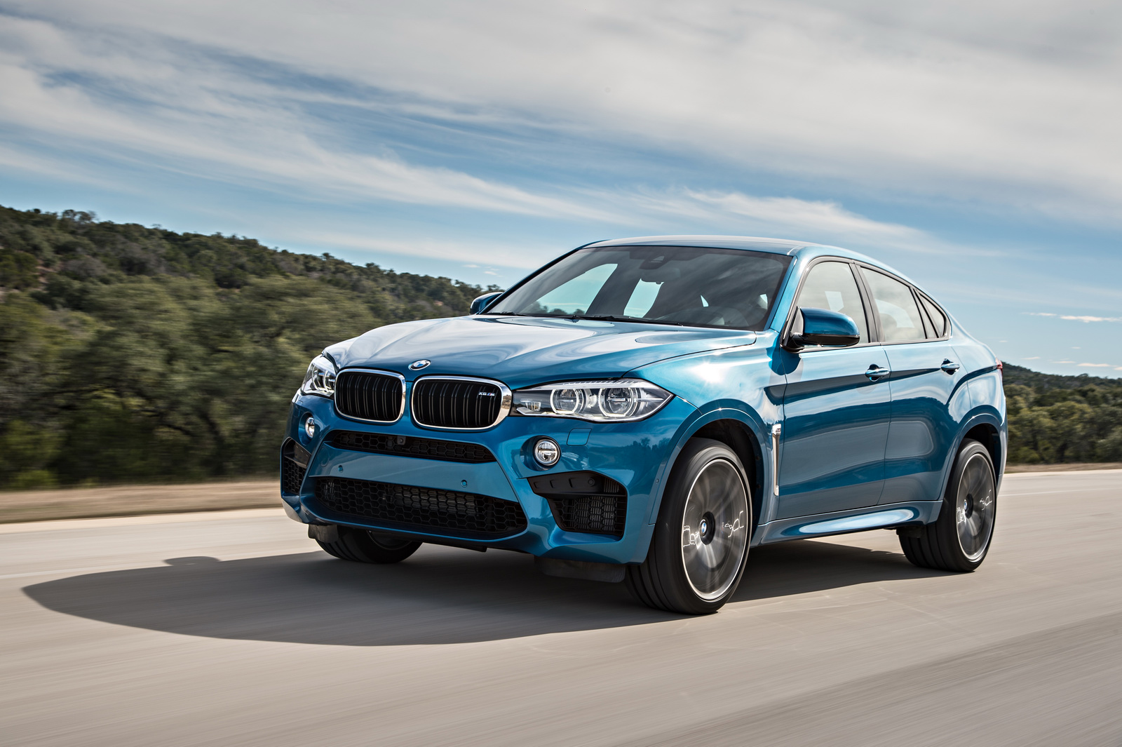 2015-BMW-X6M-77