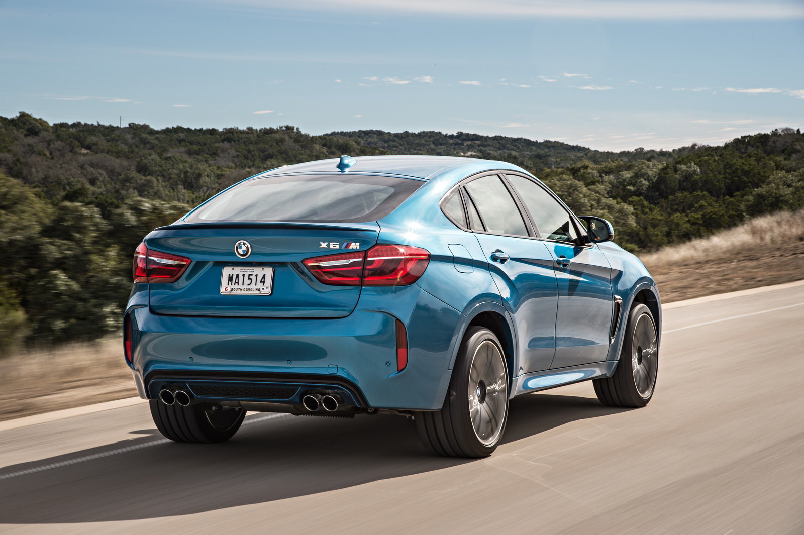 2015-BMW-X6M-80