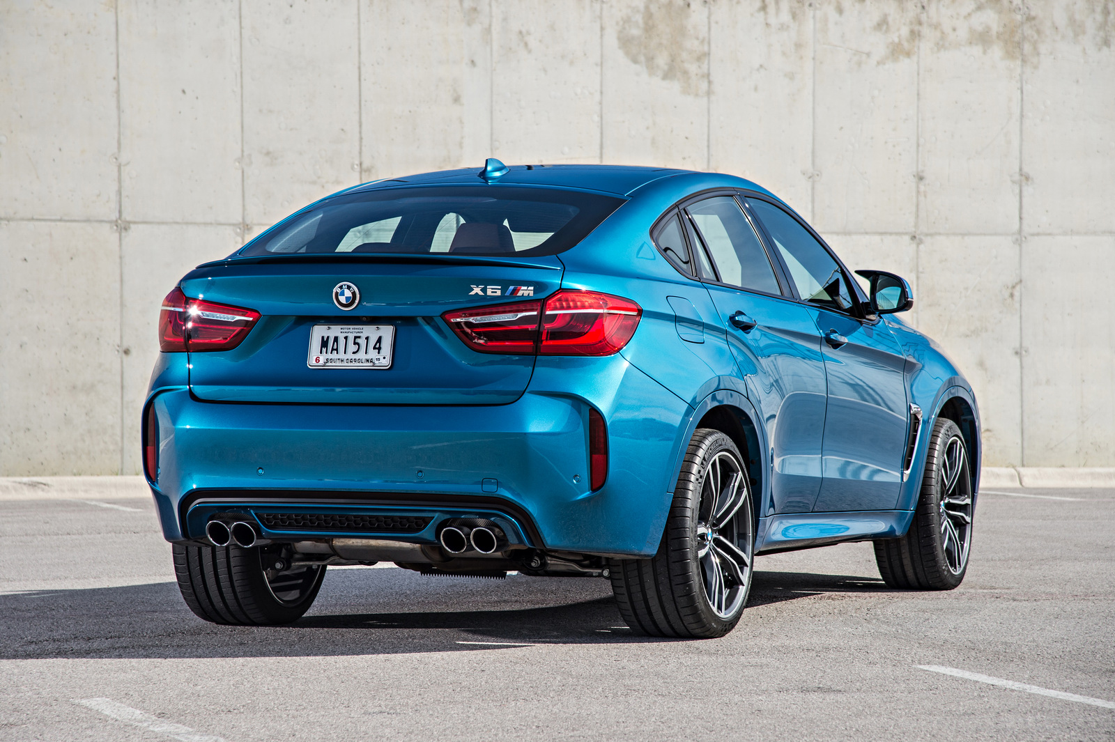 2015-BMW-X6M-93