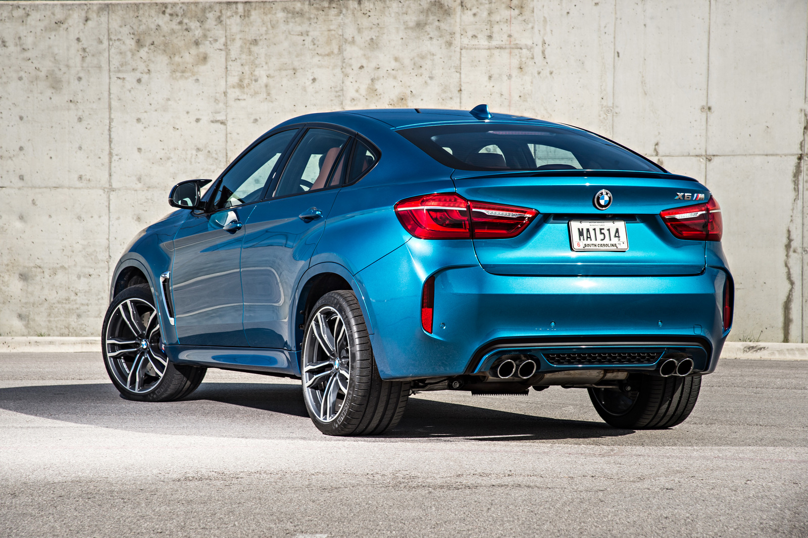 2015-BMW-X6M-94