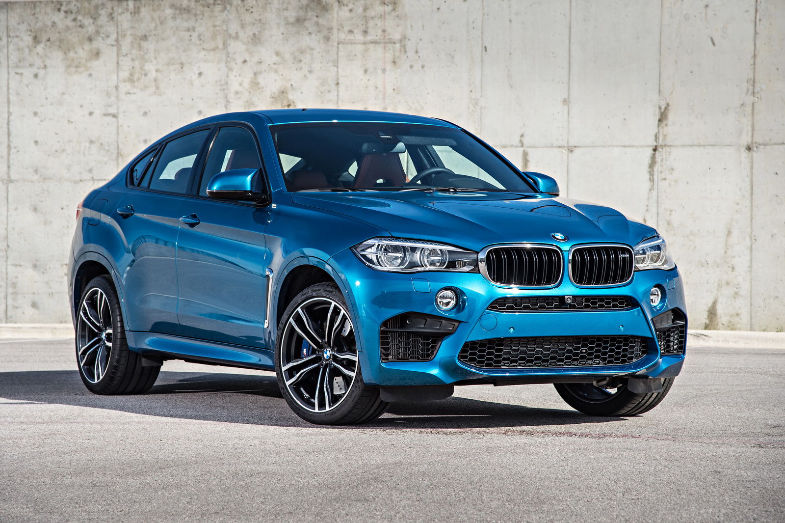 2015-BMW-X6M-95