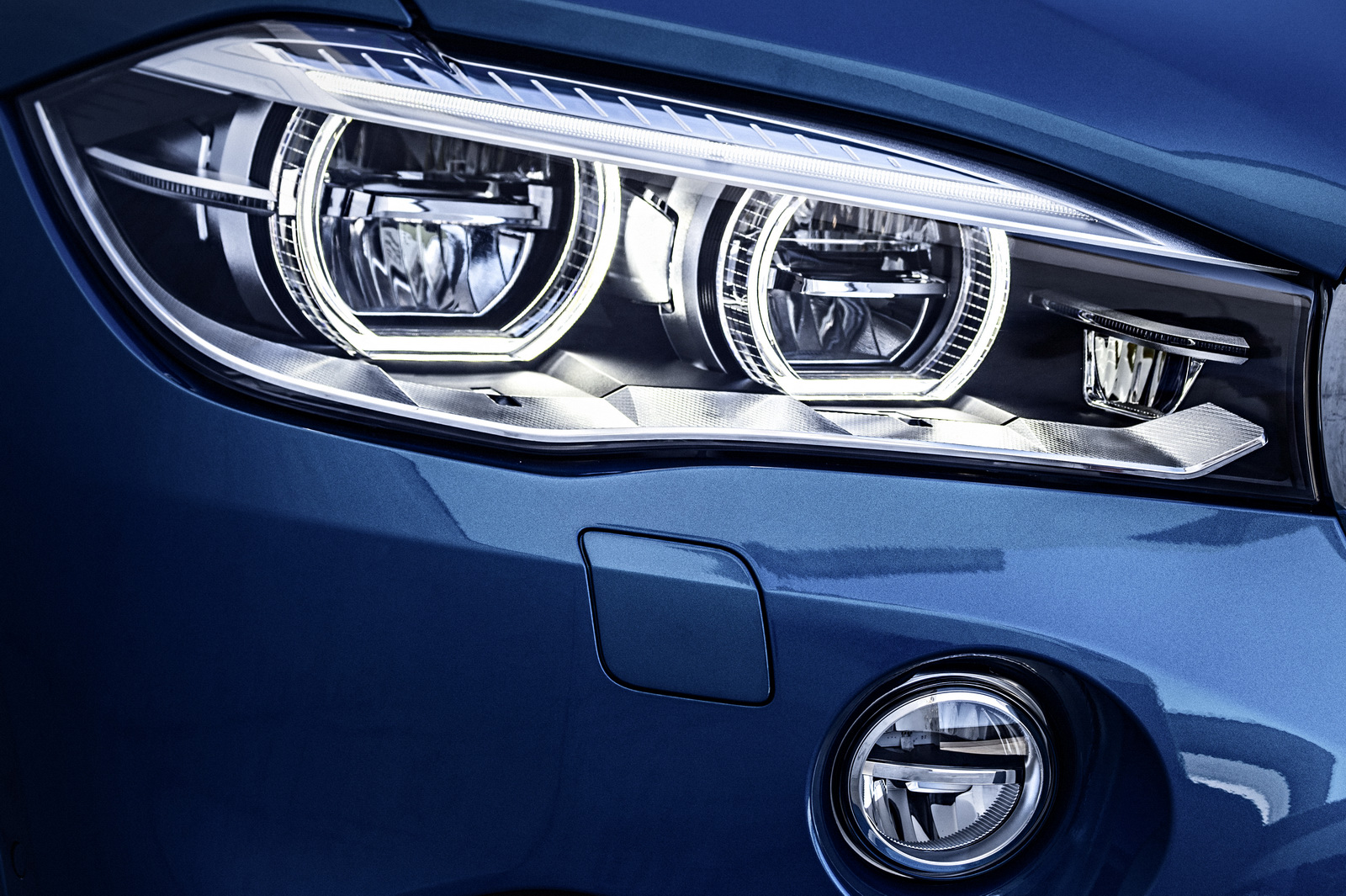 2015-BMW-X6M-125