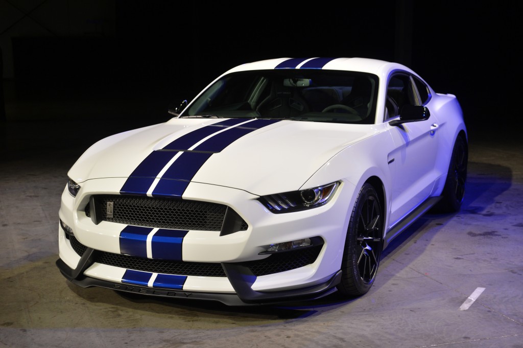 2015-Ford-Shelby-GT350R-2