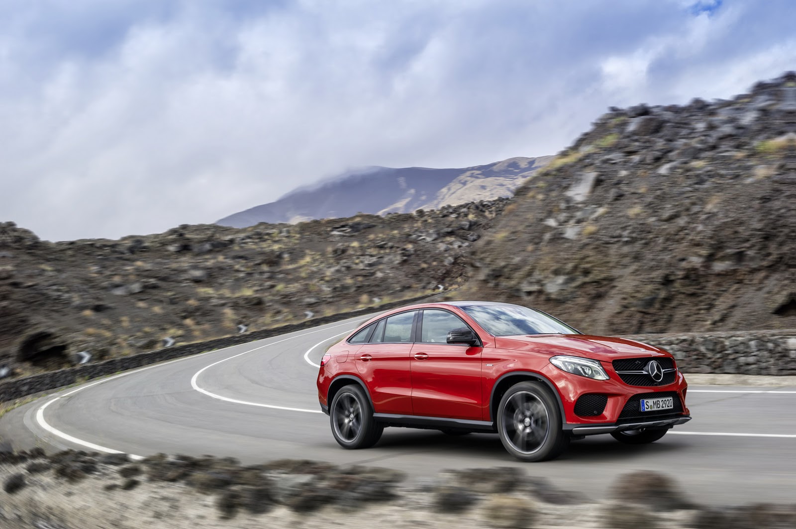 2016-Mercedes-Benz-GLE-Coupe-9