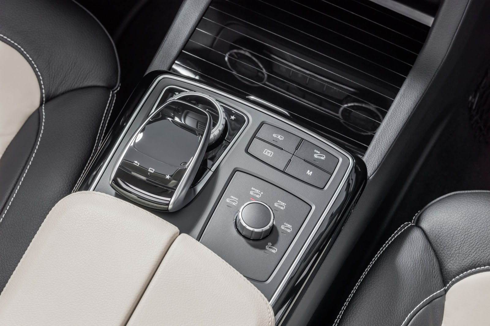 2016-Mercedes-Benz-GLE-Coupe-38