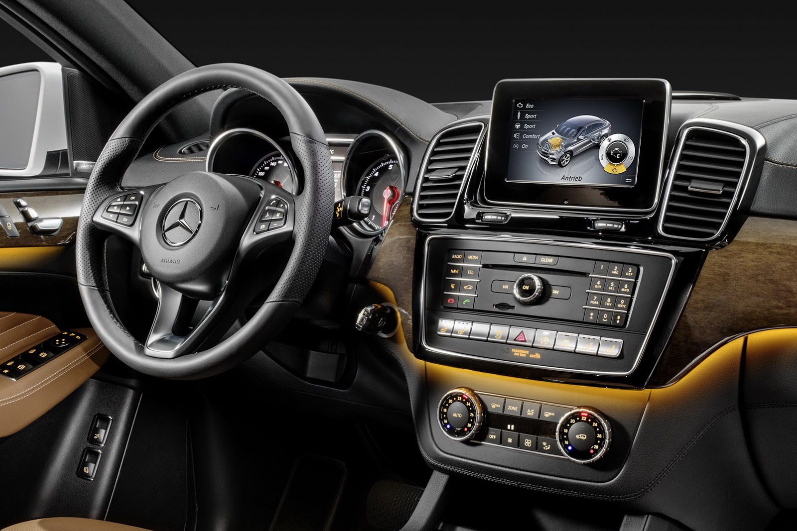 2016-Mercedes-Benz-GLE-Coupe-42