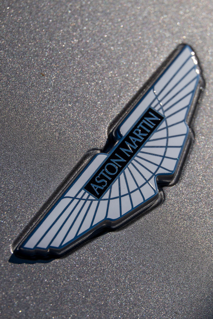 Vanquish-in-Tungsten-Silver_28-682x1024