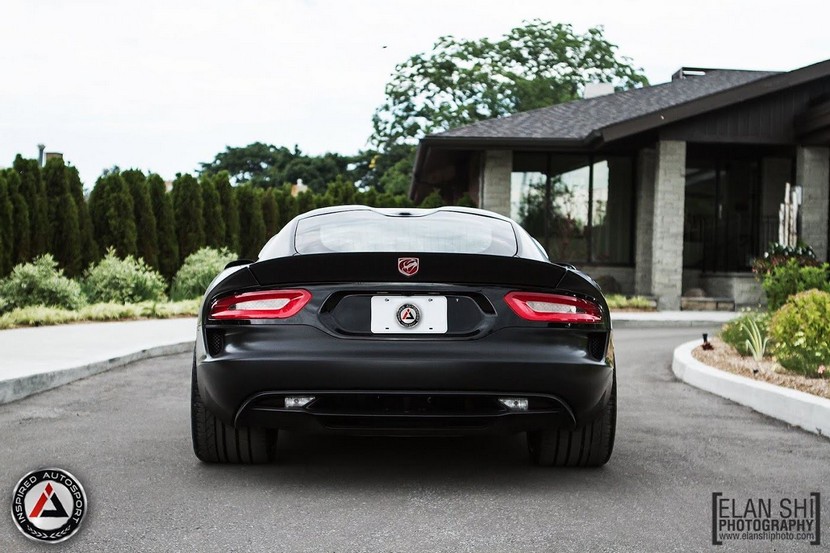 Viper-SRT-Frozen-Black-3