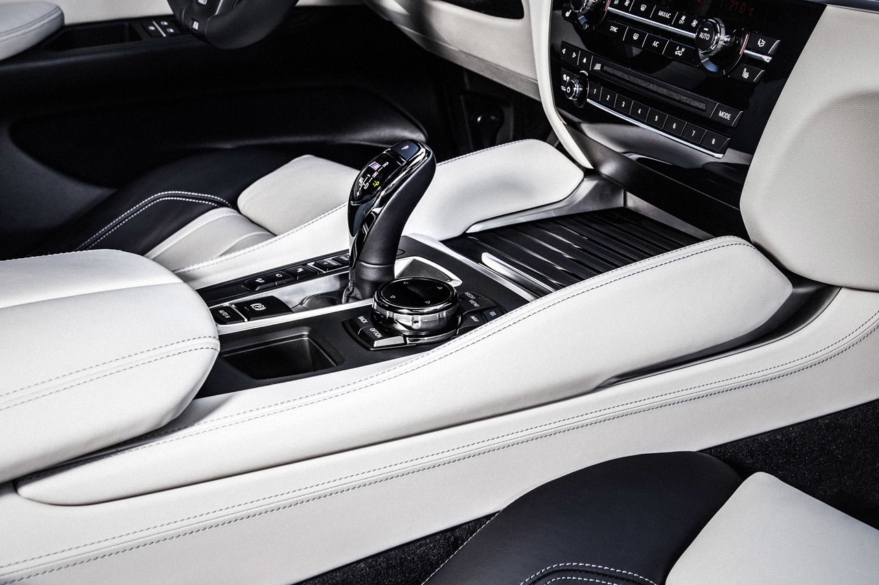 047-2015-bmw-x6-1-1