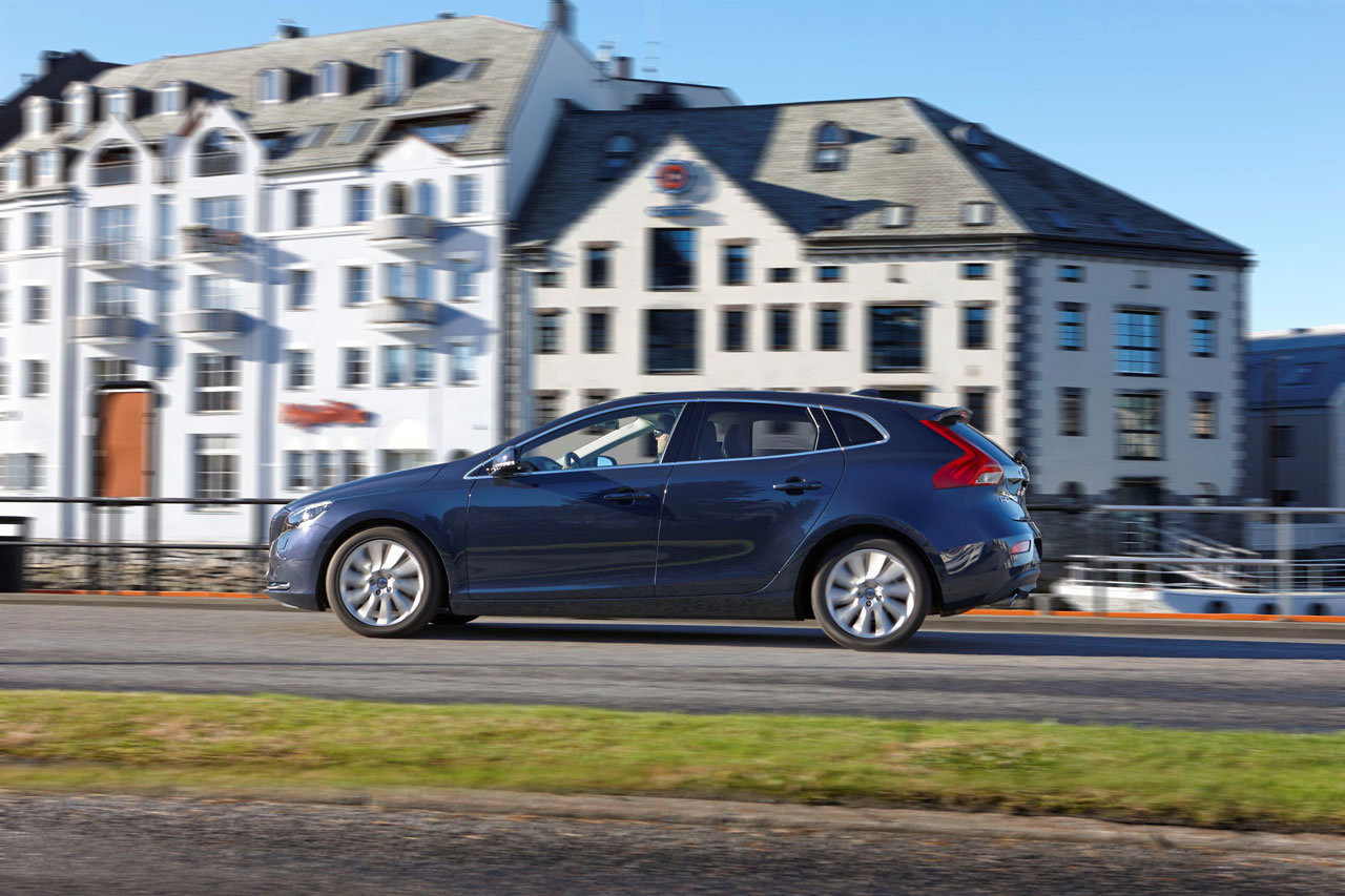 volvo-v40-d4-drive-e-8-1