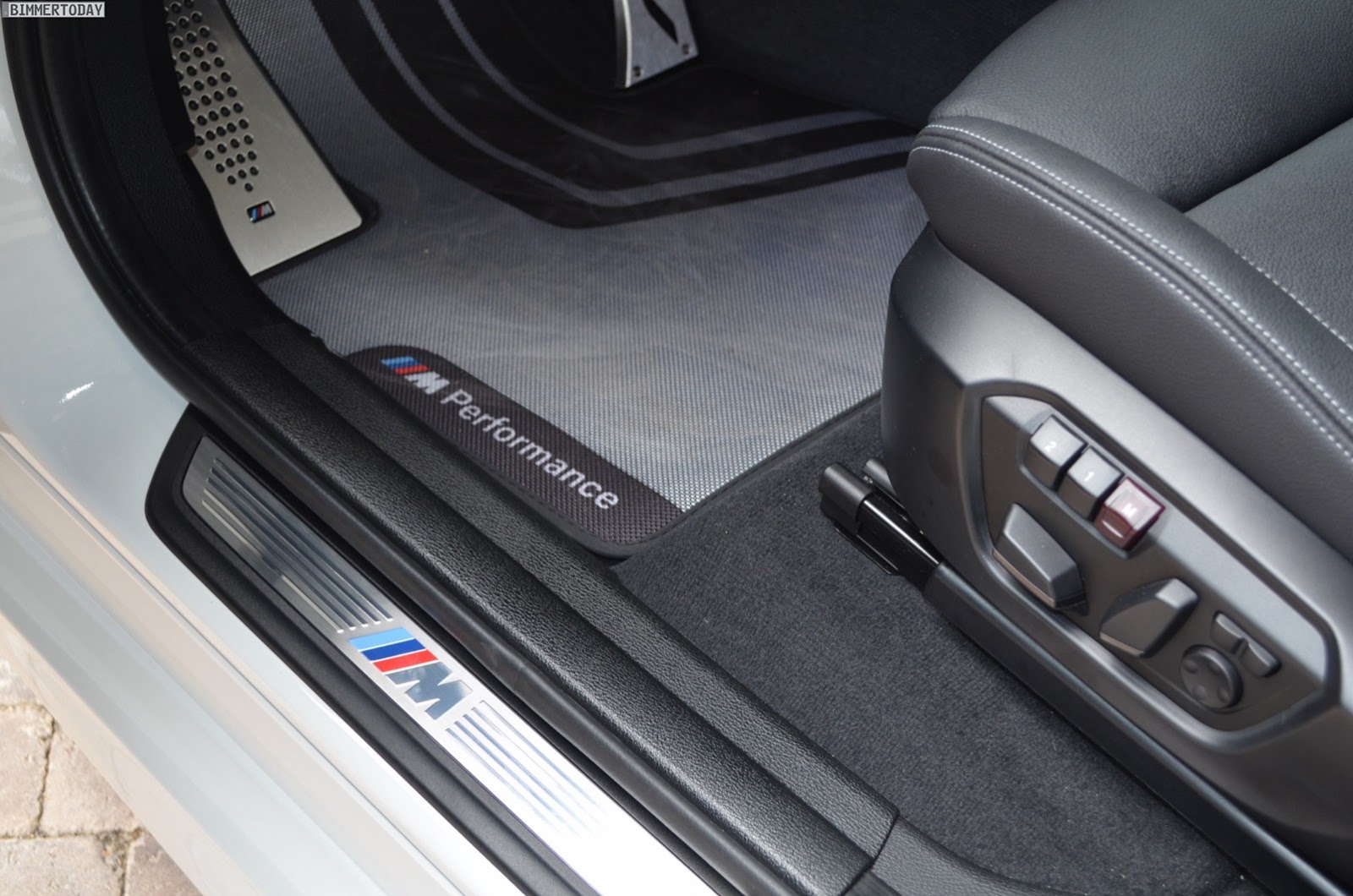 BMW-X4-M-Performance-Parts-10[2]