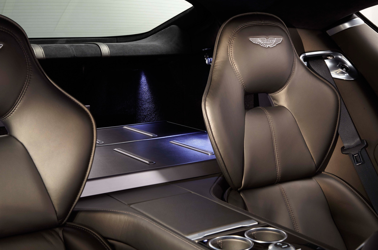 Aston_martin_q_neijing_2014_DM_19
