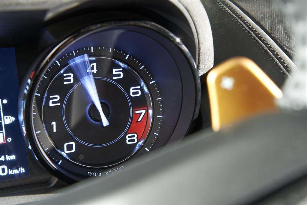 jaguar-ftype-coupe-16