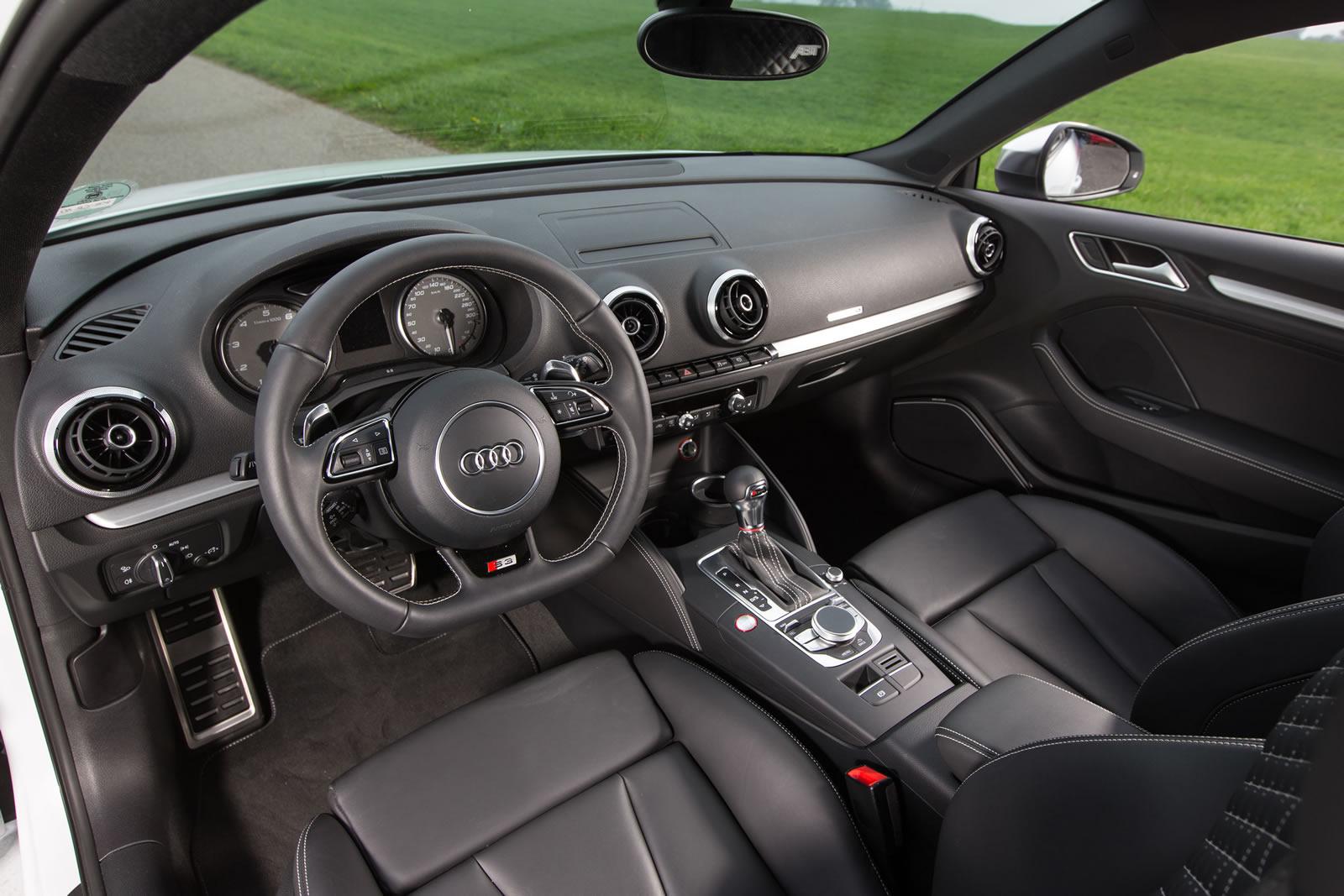 s32