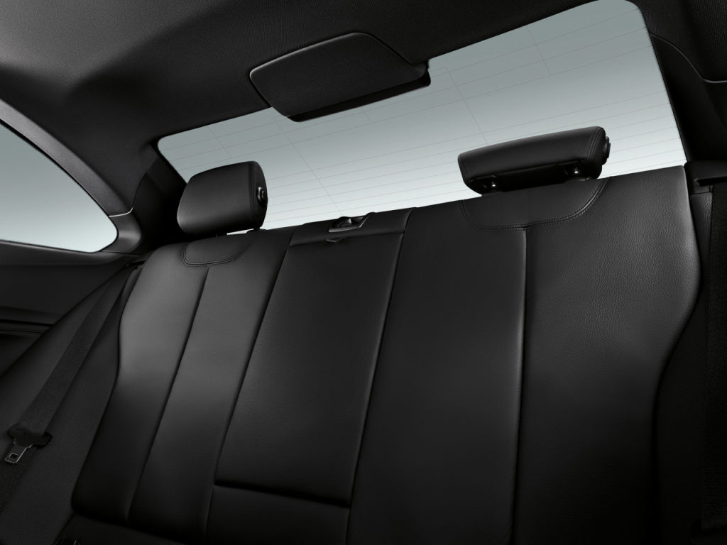 bmw-serie-2-coupe-interior-05-1024x768