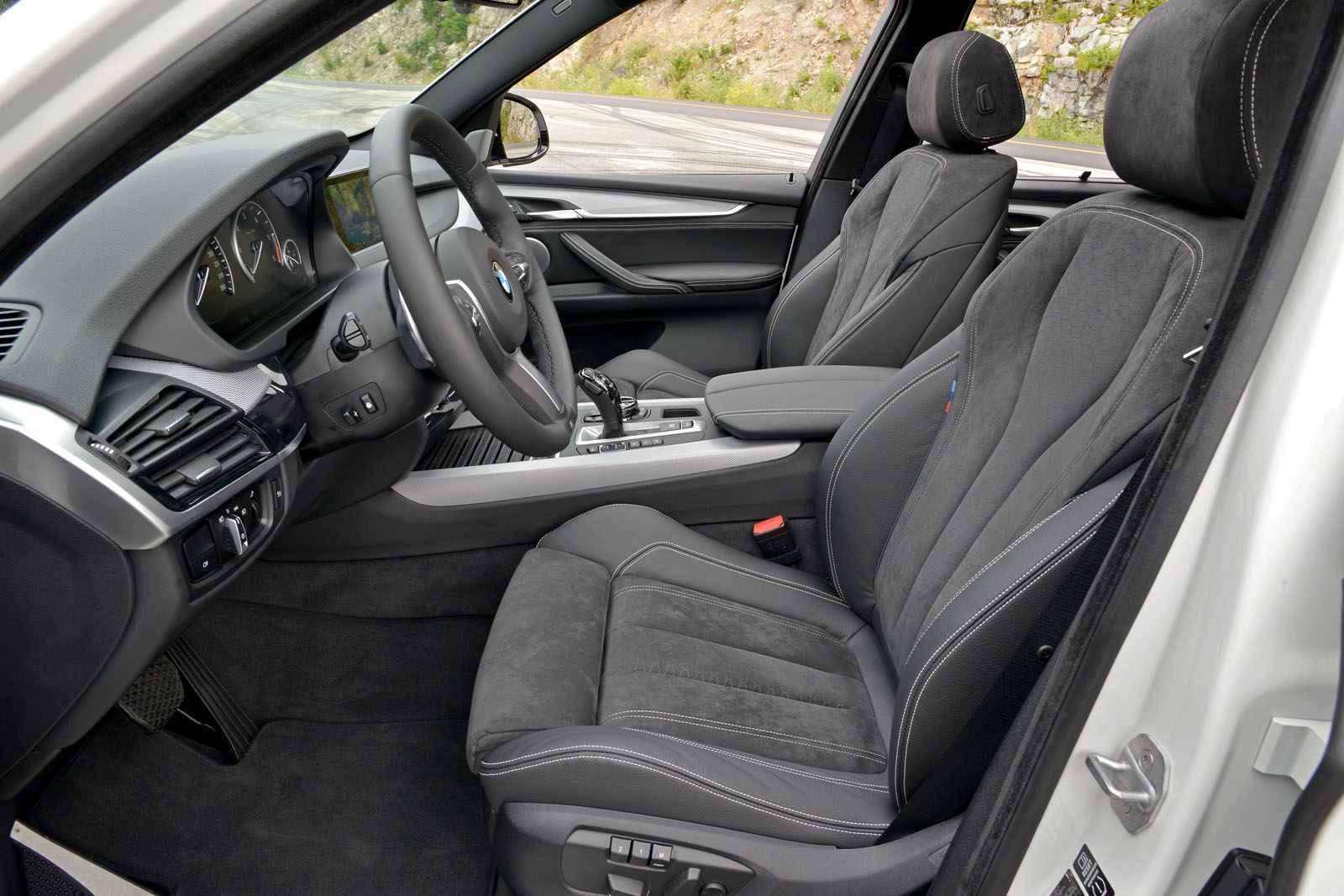 bmw-x5-m50d-11