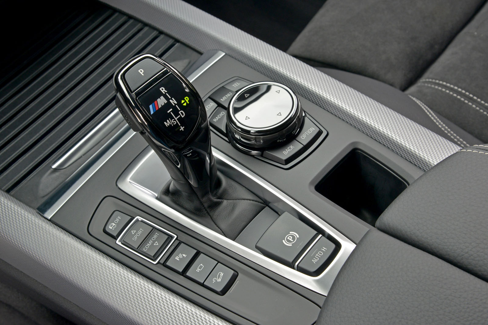 bmw-x5-m50d-15