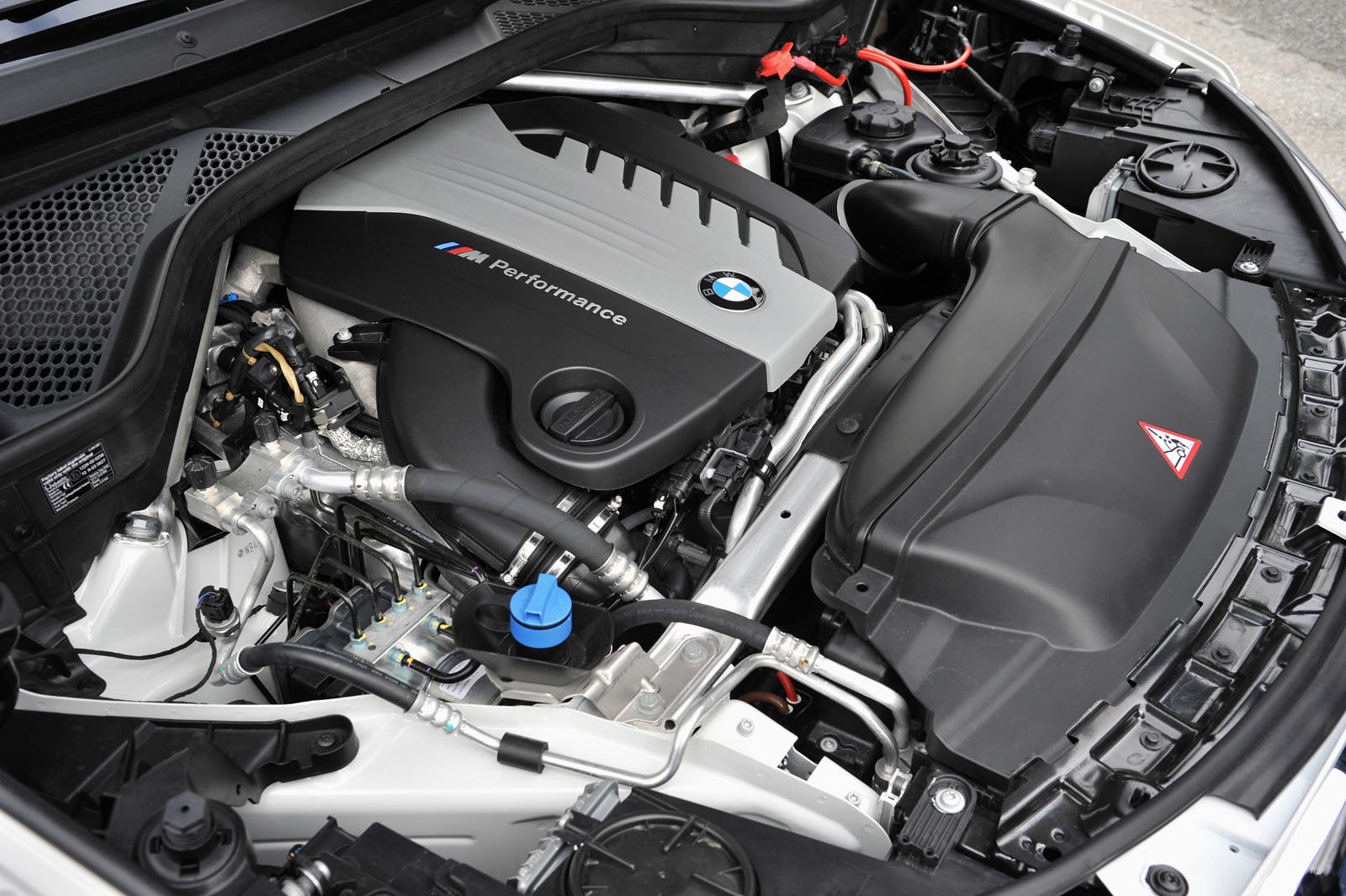 bmw-x5-m50d-23