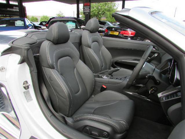 audi-r8-v10-elton-john-13