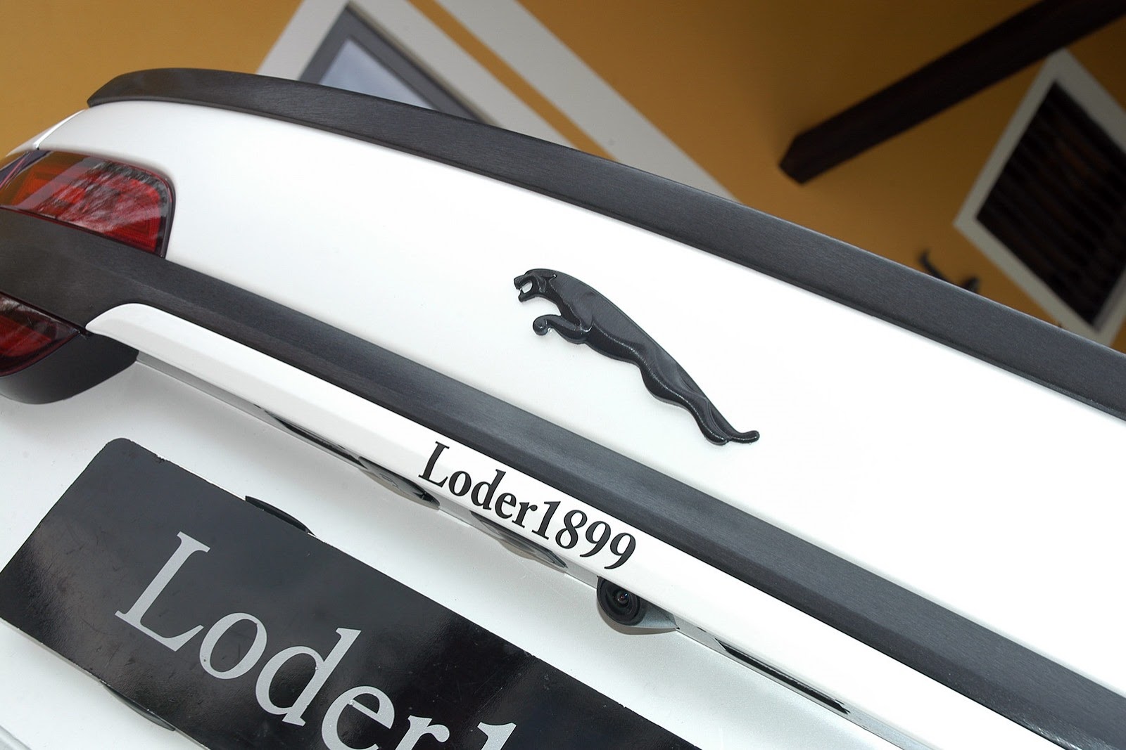 new-jaguar-xf-fl-loder1899carscoops62