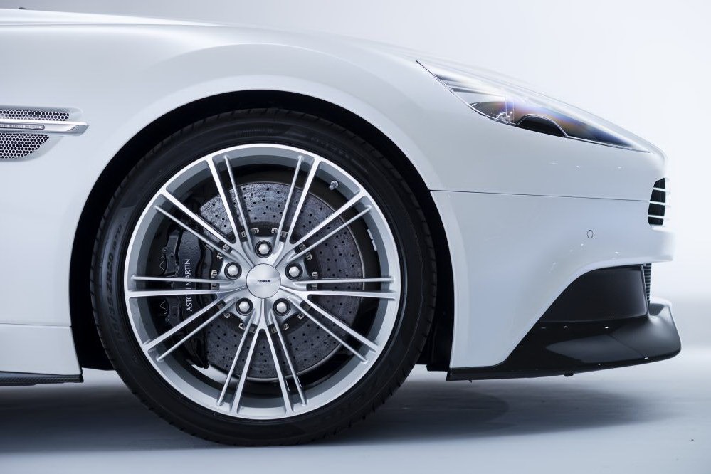 new-aston-martin-vanquish-volante-065