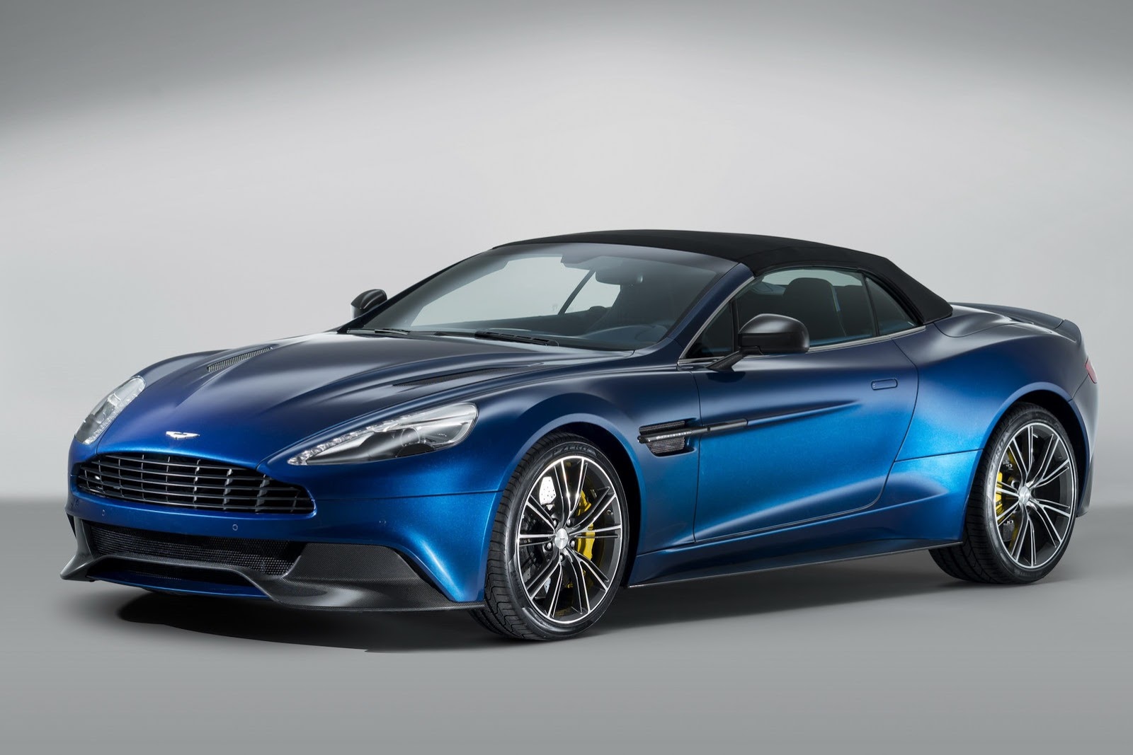 new-aston-martin-vanquish-volante-32