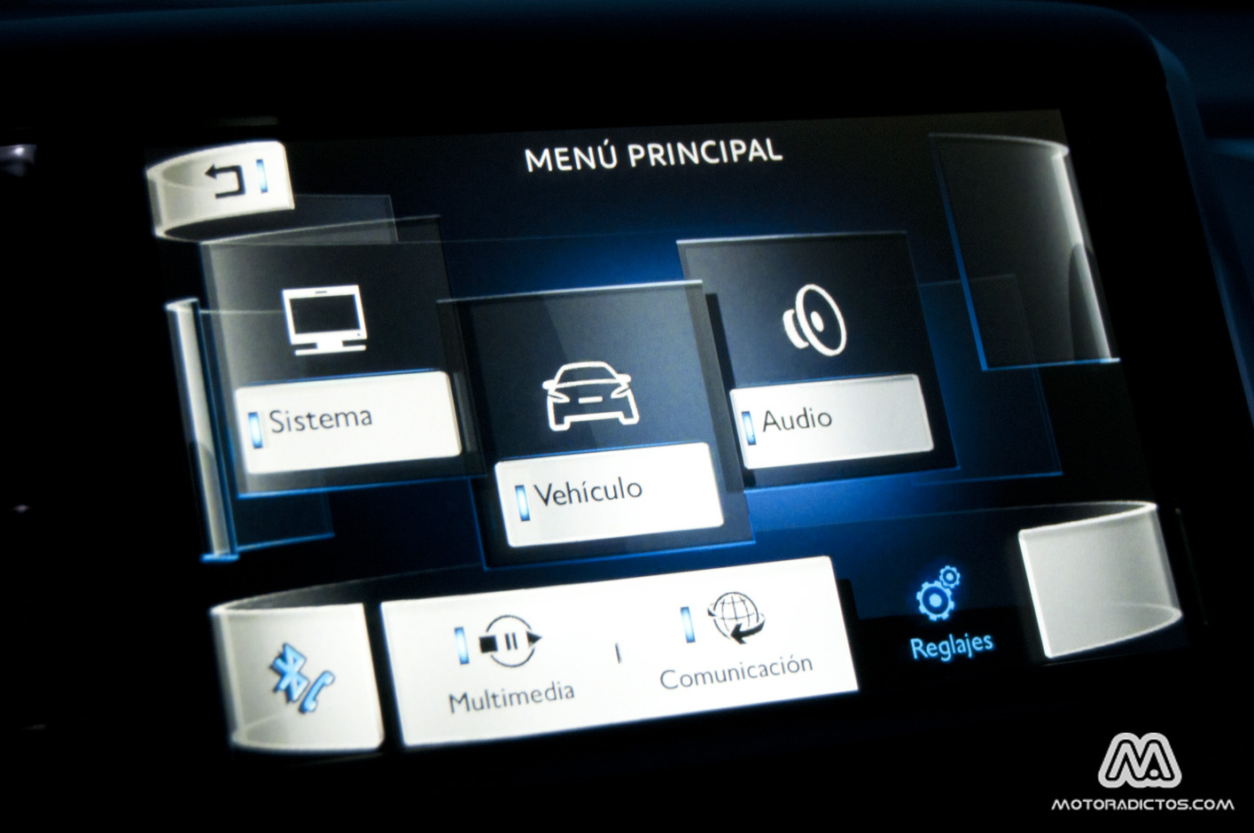 peugeot208_979