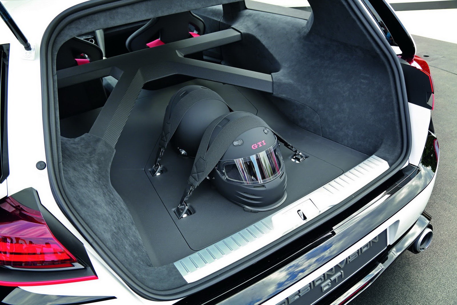 vw-design-vision-gti-102