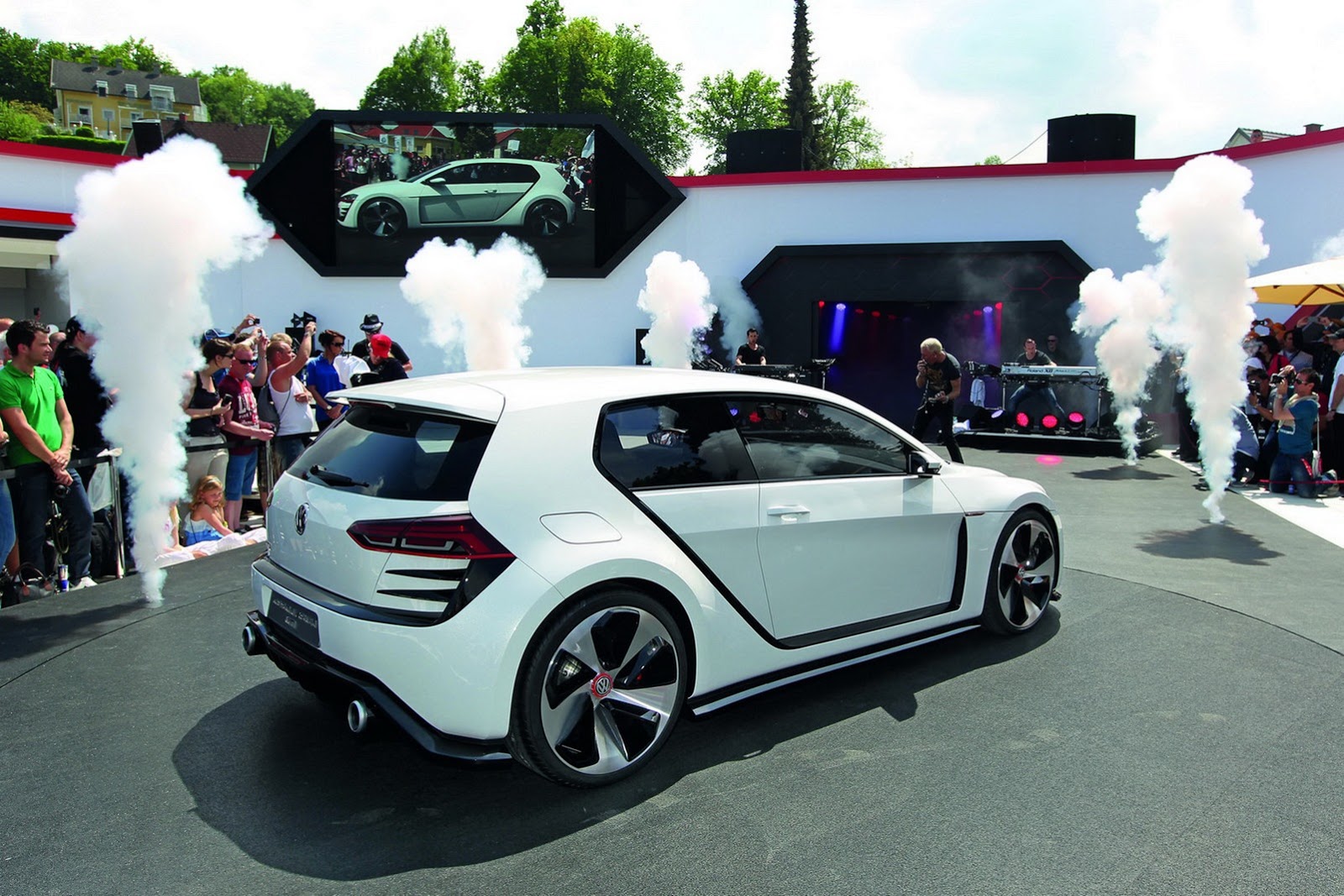 vw-design-vision-gti-32